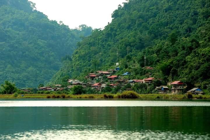 Tran Xuan Homestay Ba Be Village Extérieur photo